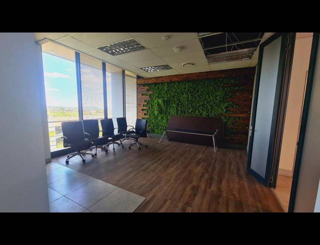 BUSINESS PROPERTY TO RENT IN SHERE